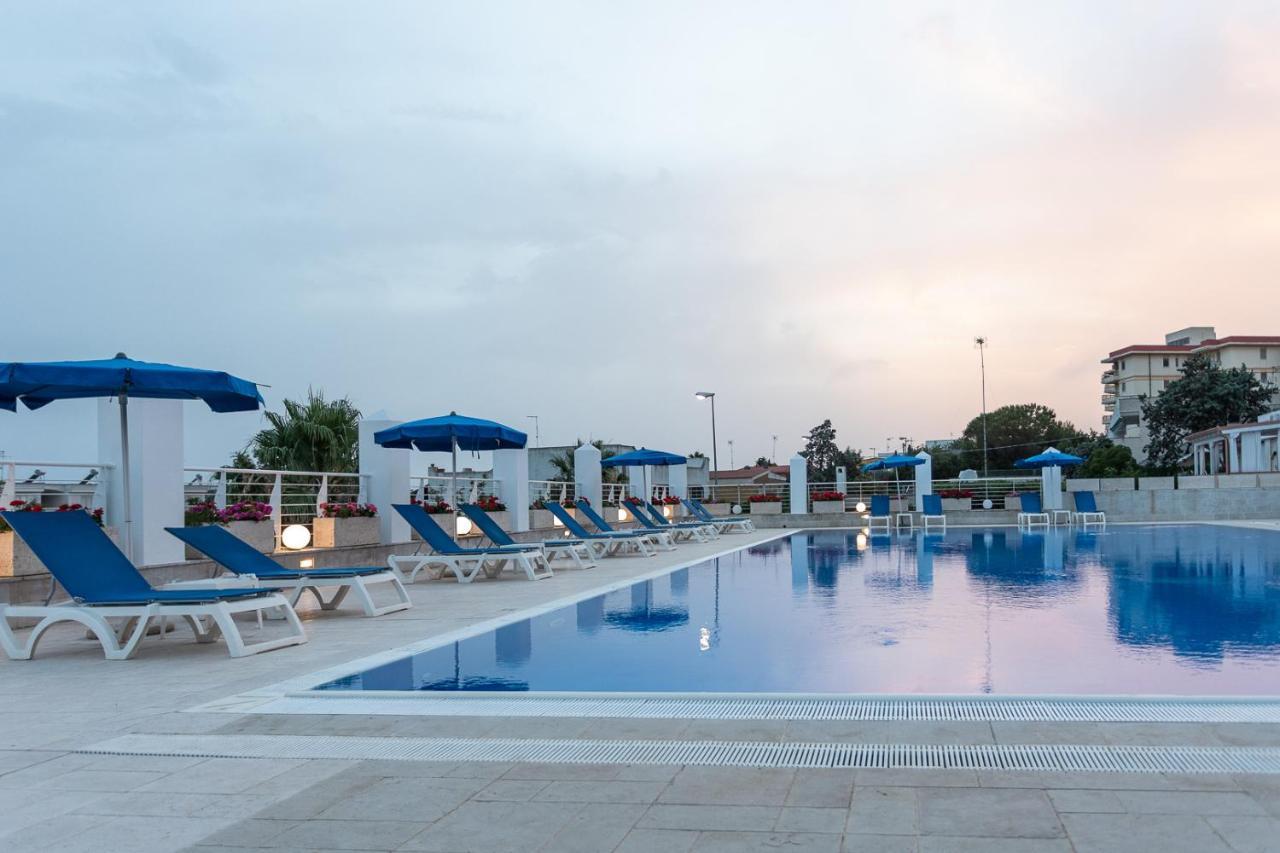 Club Azzurro Hotel & Resort Porto Cesareo Exterior foto