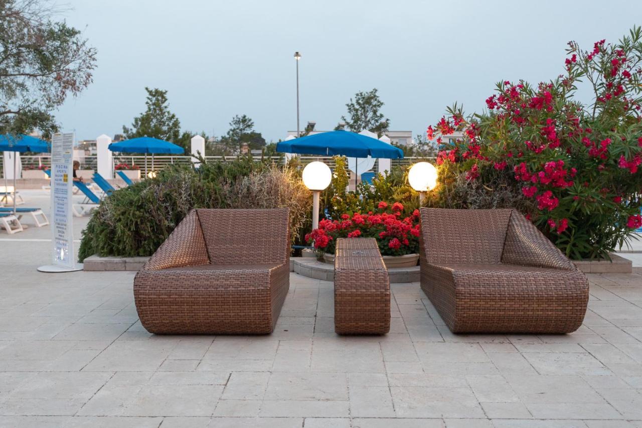 Club Azzurro Hotel & Resort Porto Cesareo Exterior foto
