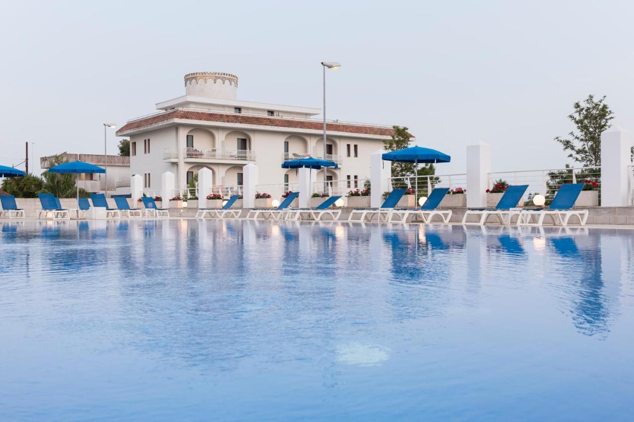Club Azzurro Hotel & Resort Porto Cesareo Exterior foto